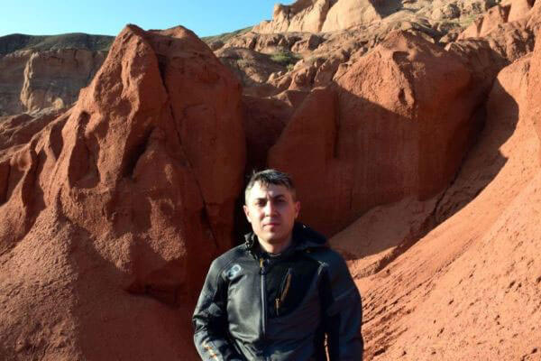 Красные горы в Казахстане